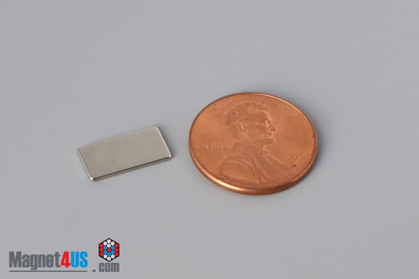1/2" x 1/4" x 1/32" N45 Neodymium Block Magnet - photo 1